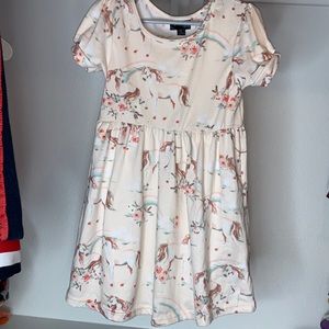 Slightly worn girls unicorn dress.